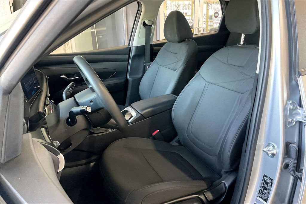 Used 2025 Hyundai Tucson SE FWD image 3