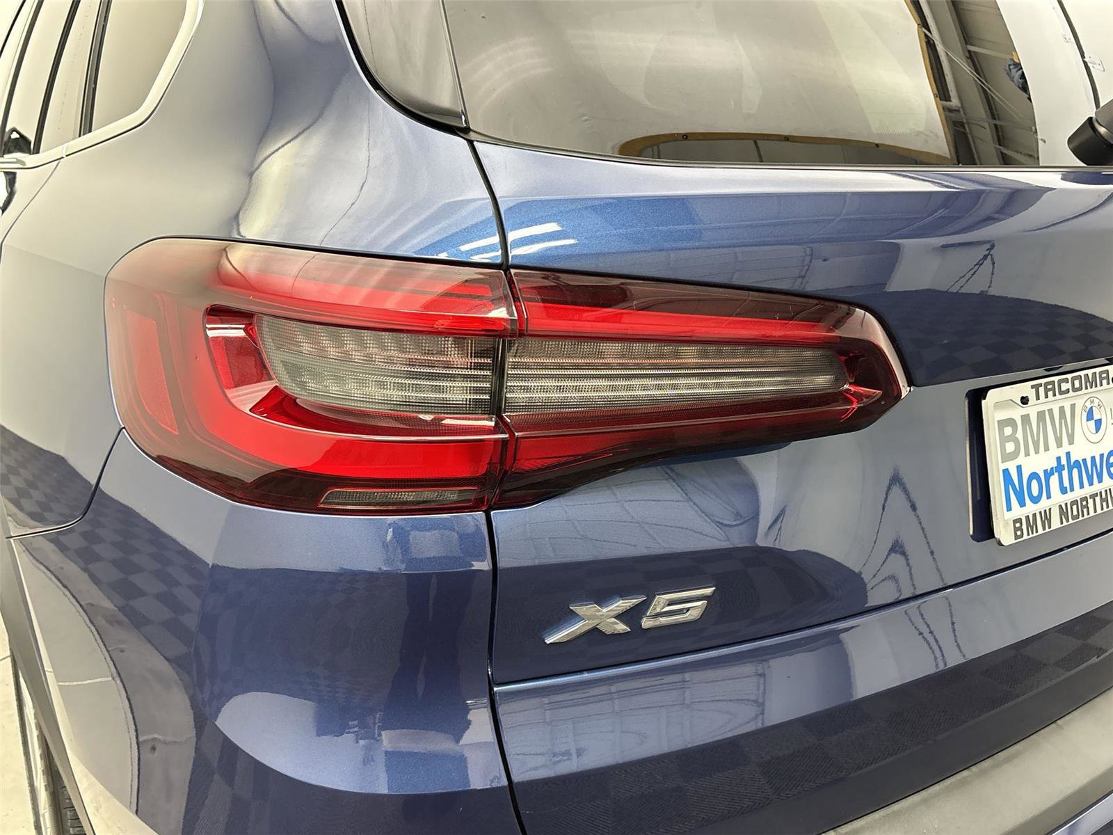 Used 2022 BMW X5 xDrive45e w/ Climate Comfort Package image 19