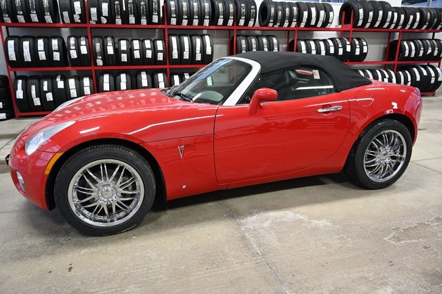 Used 2007 Pontiac Solstice Convertible w/ Premium Package image 9