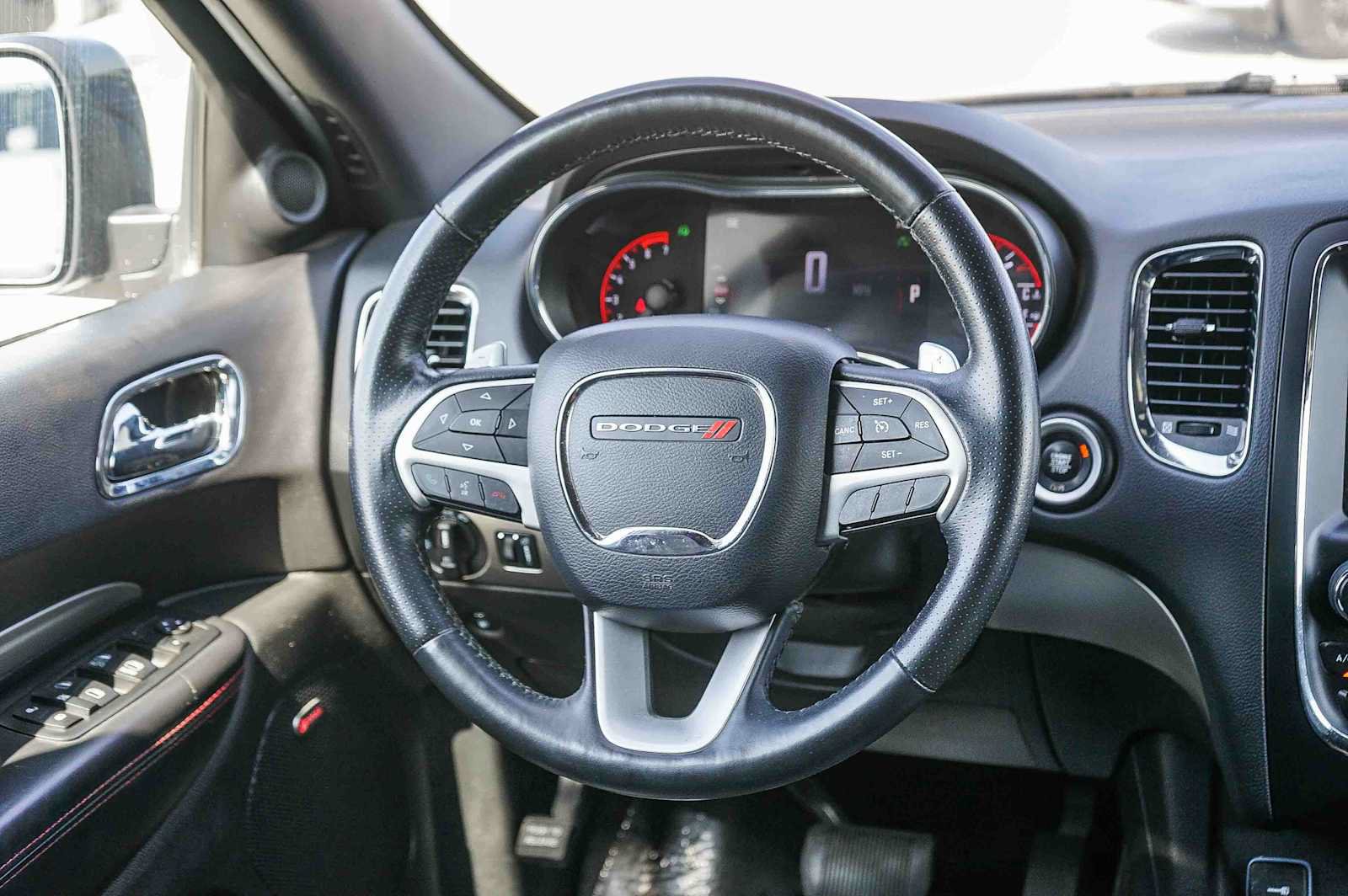 Used 2016 Dodge Durango R/T w/ Blacktop Package RWD image 30