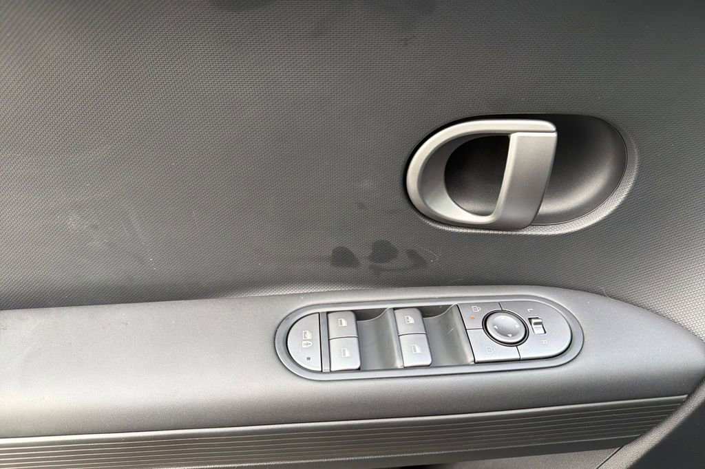 New 2026 Hyundai Ioniq 5 SE image 9