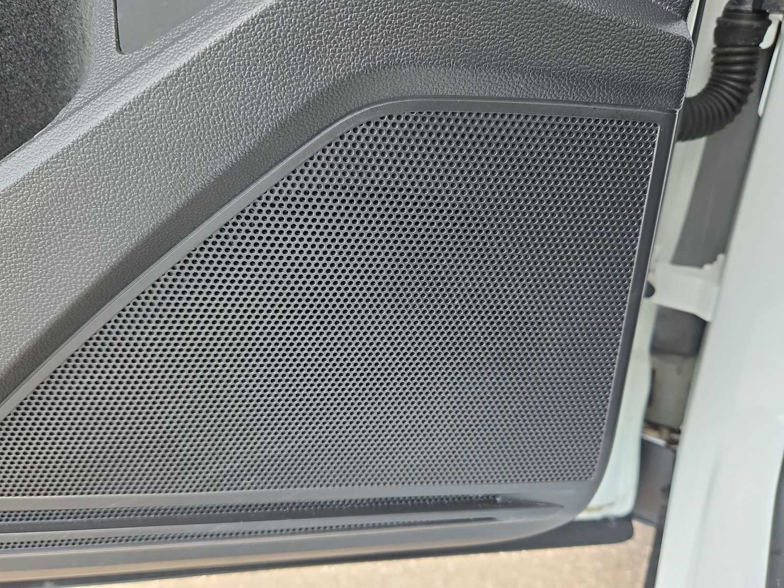 Used 2023 Volkswagen Tiguan SE R-Line image 36