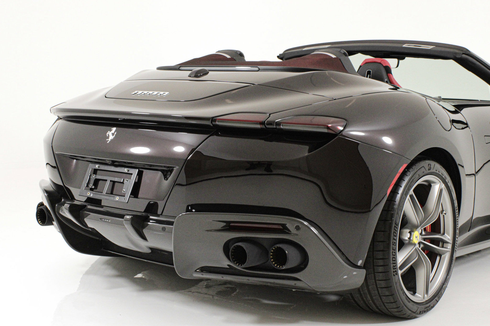 Certified 2024 Ferrari Roma Spider RWD image 11