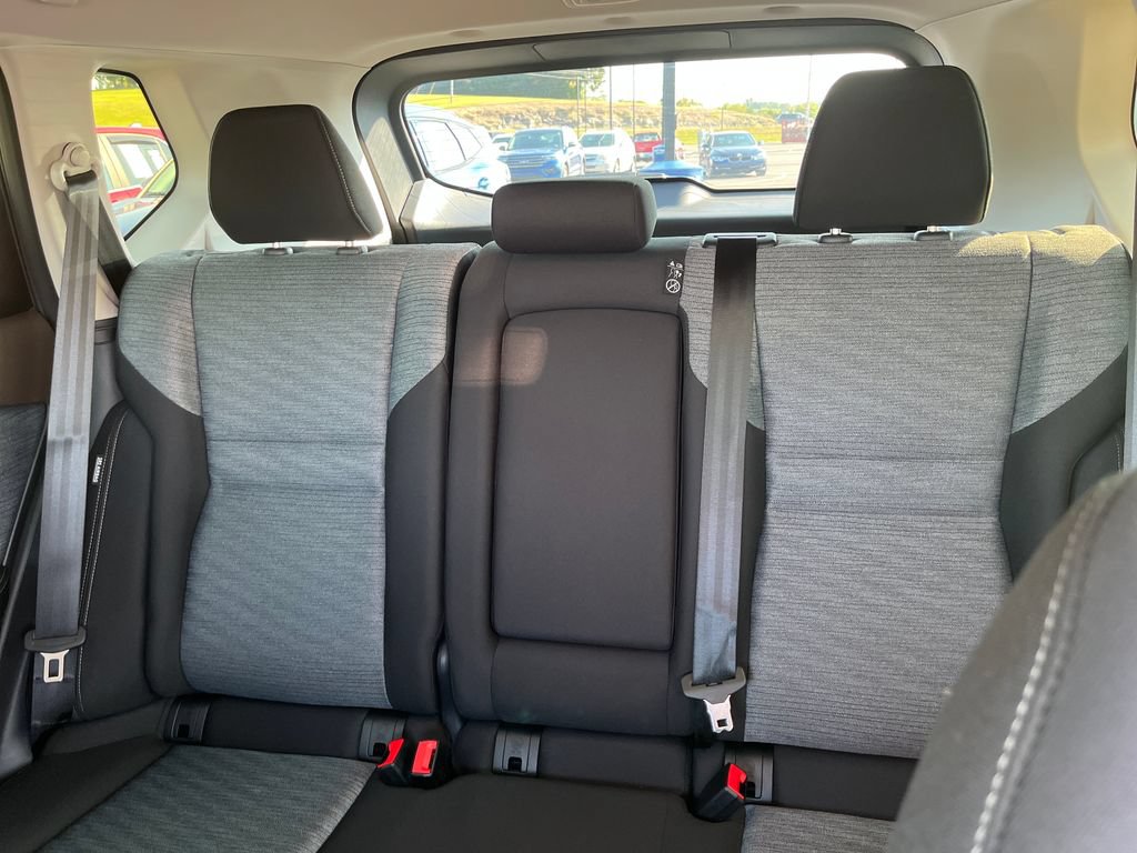 Used 2023 Nissan Rogue SV AWD/4WD image 13
