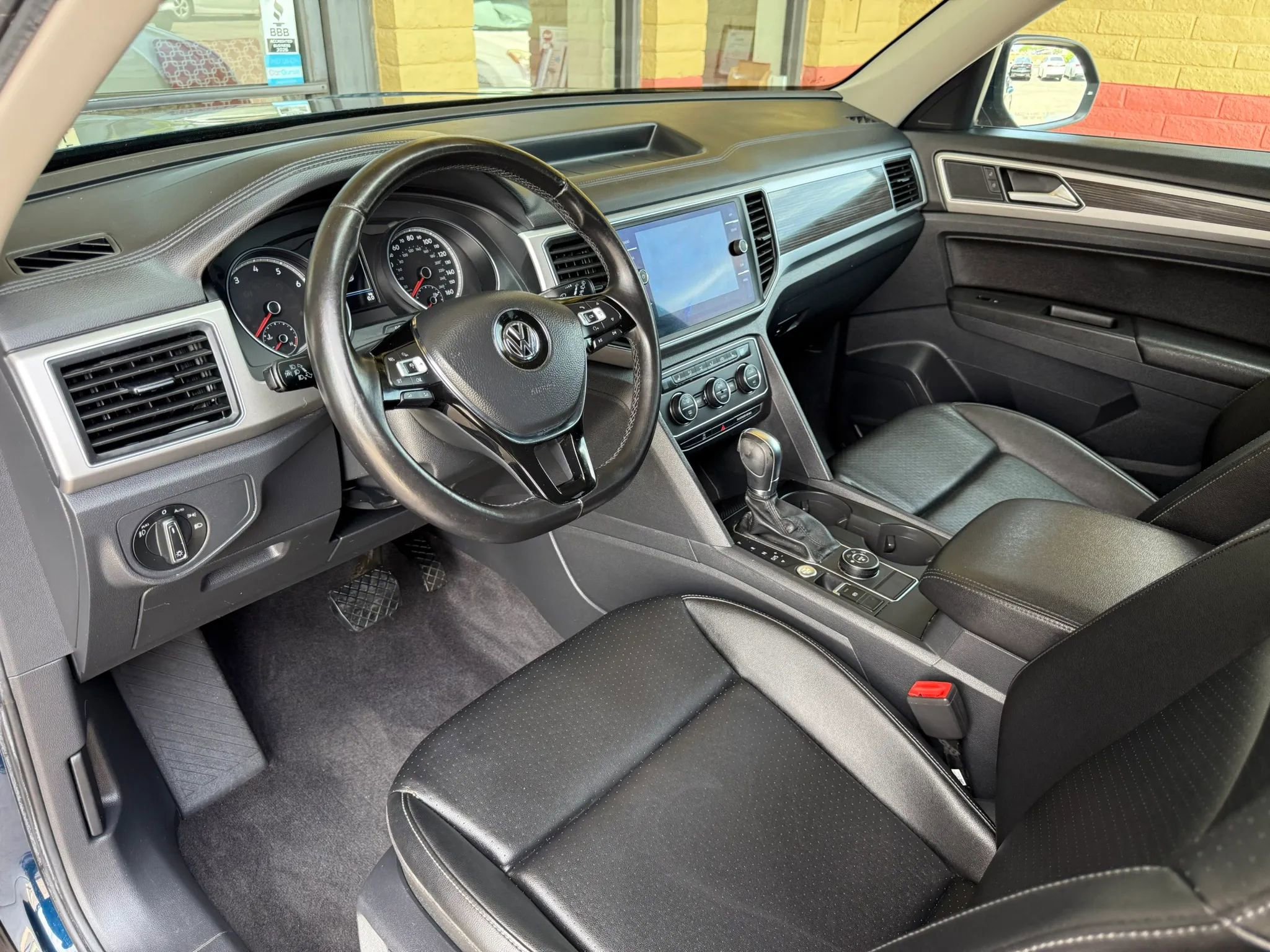 Used 2018 Volkswagen Atlas SE AWD/4WD image 16