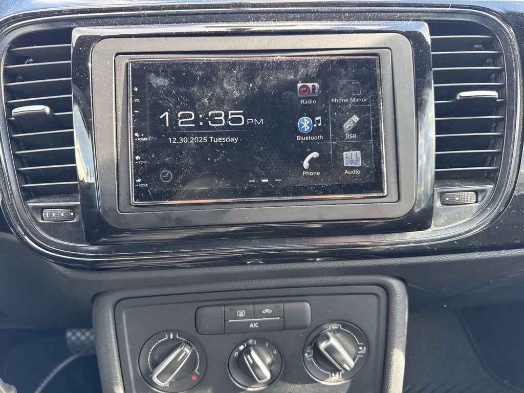 Used 2014 Volkswagen Beetle 1.8T image 11