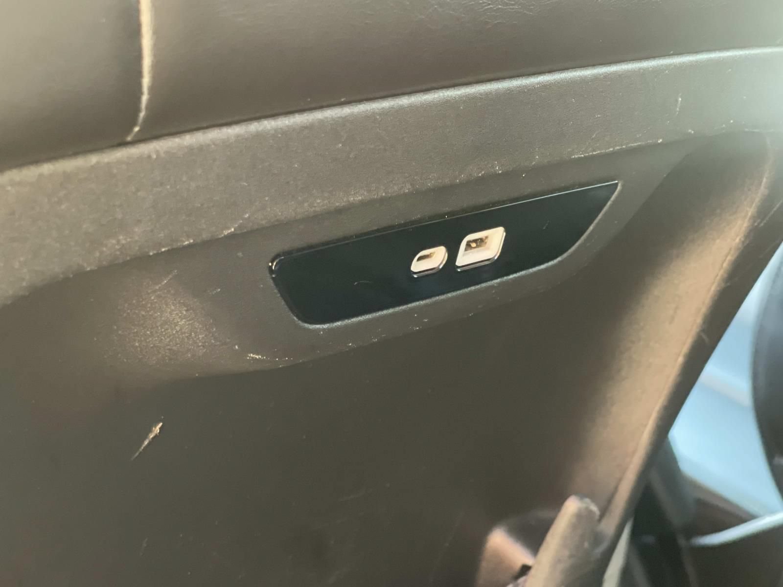 Used 2024 Chrysler Pacifica Limited FWD image 15