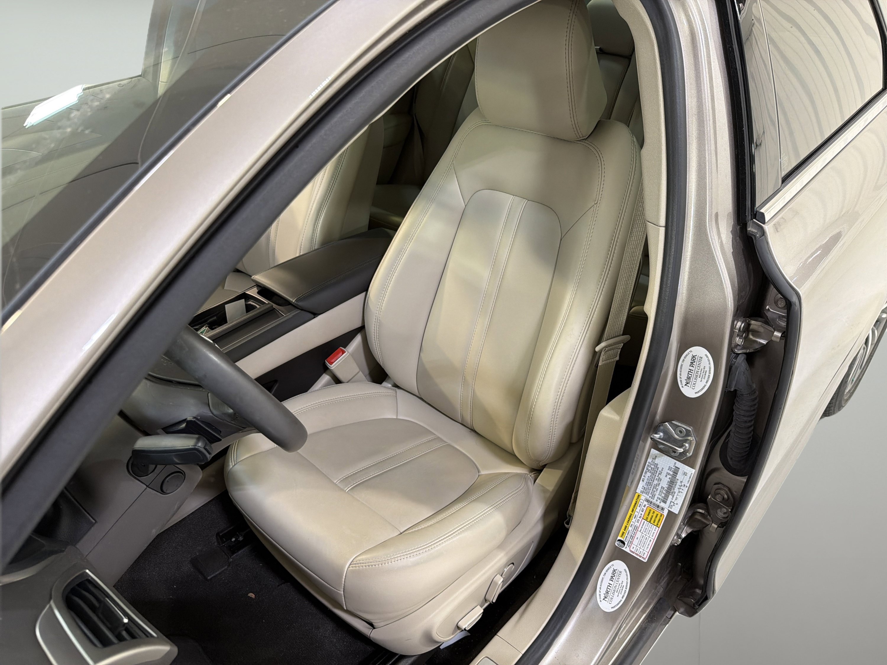 Used 2020 Lincoln MKZ w/ Convenience Package FWD image 10