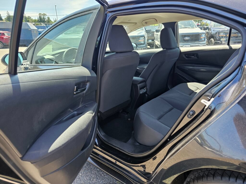 Used 2023 Toyota Corolla LE FWD image 8