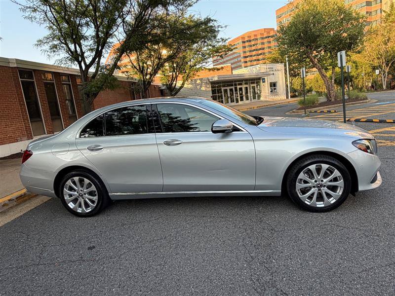 Used 2019 Mercedes-Benz E 300 4MATIC image 7