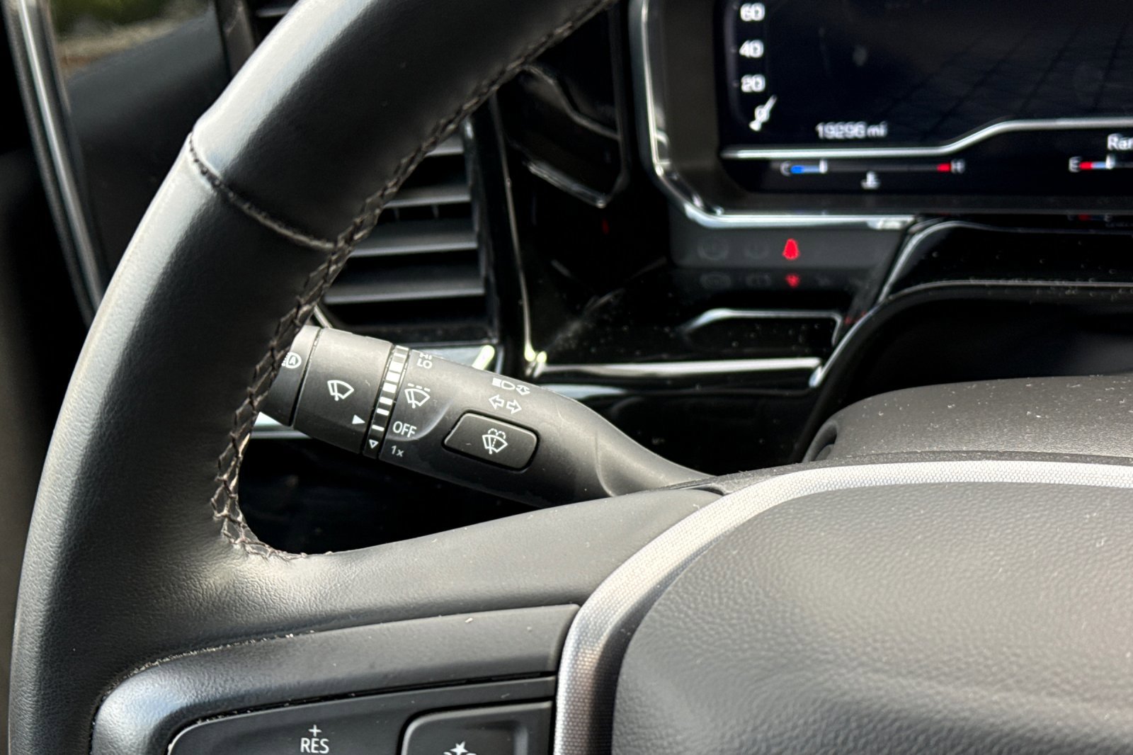 Used 2023 GMC Sierra 1500 Elevation image 32