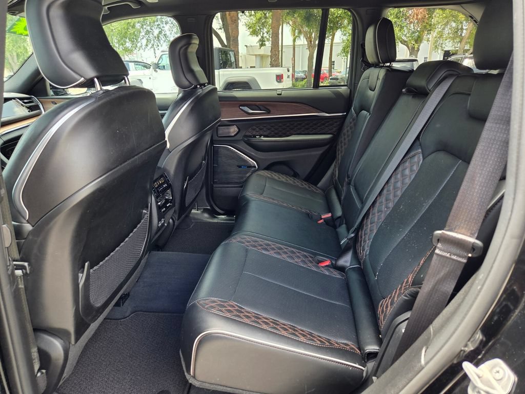 Used 2023 Jeep Grand Cherokee Summit w/ Luxury Tech Group V AWD/4WD image 16