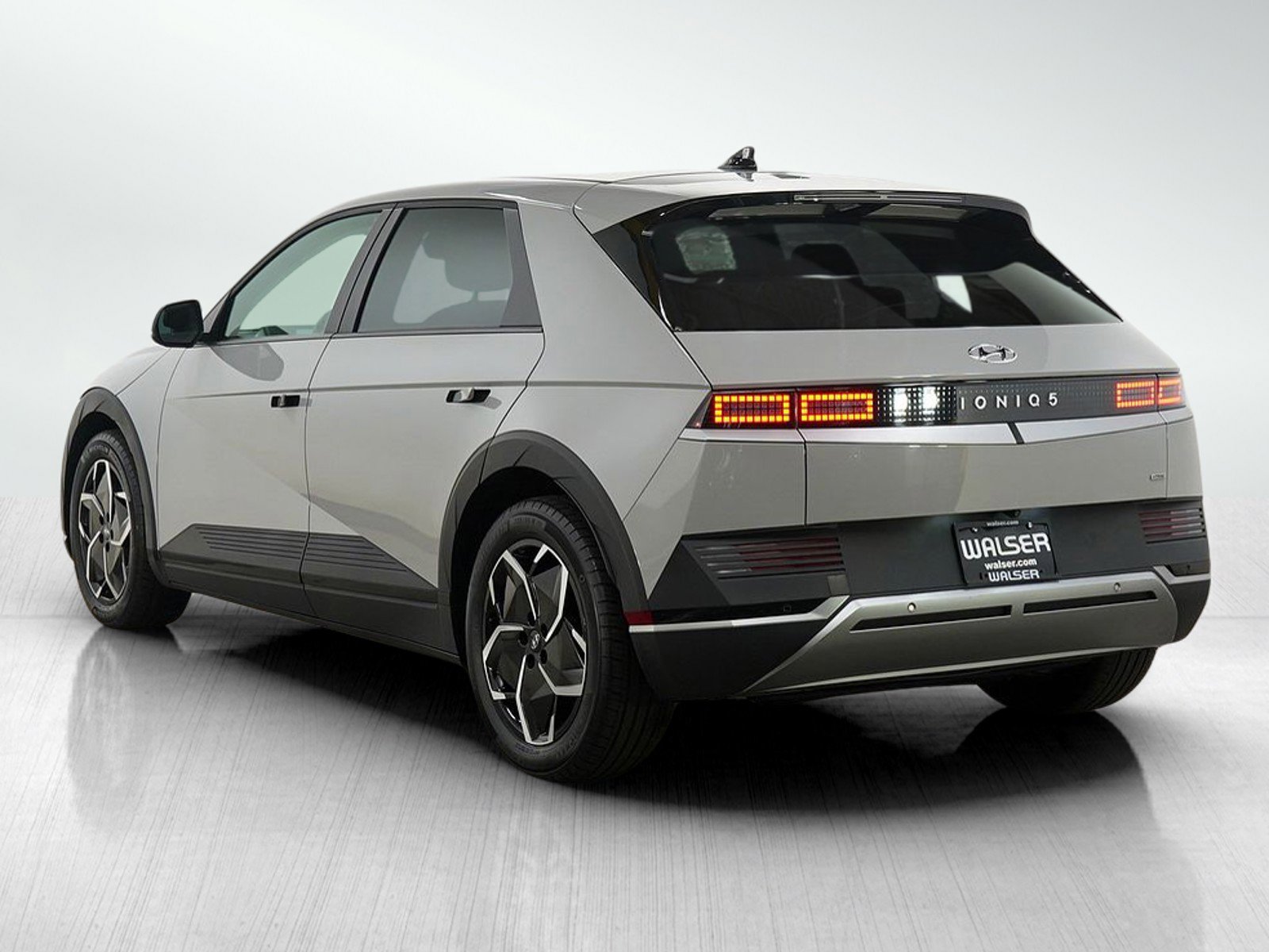 Certified 2023 Hyundai Ioniq 5 SEL w/ Cargo Package image 3