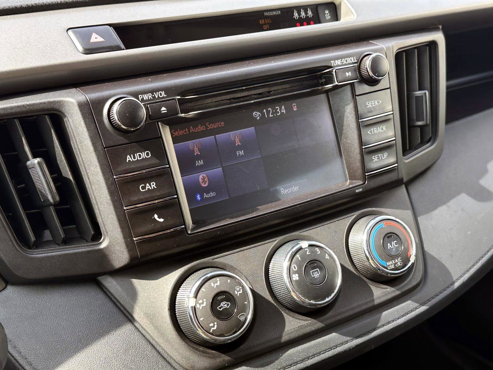 Used 2018 Toyota RAV4 LE image 23