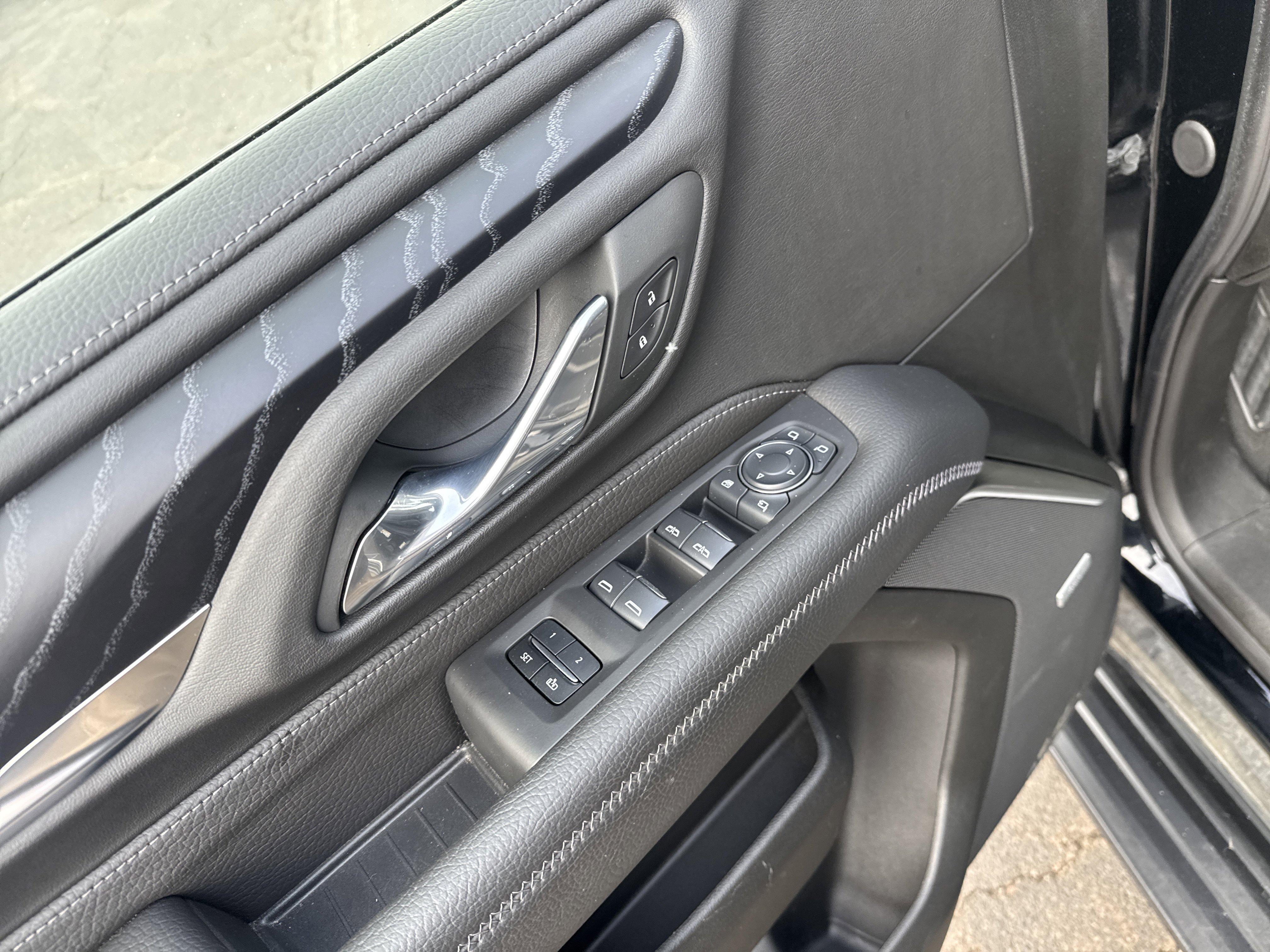 Used 2024 GMC Yukon Denali image 17