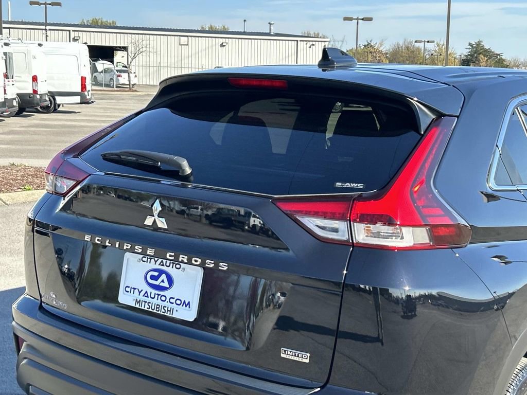 Used 2025 Mitsubishi Eclipse Cross LE AWD/4WD image 12