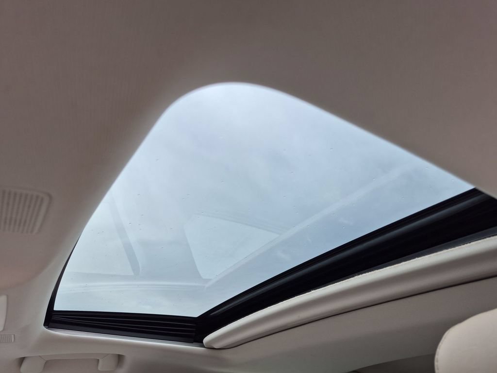 Used 2019 Lexus ES 300h Ultra Luxury FWD image 17