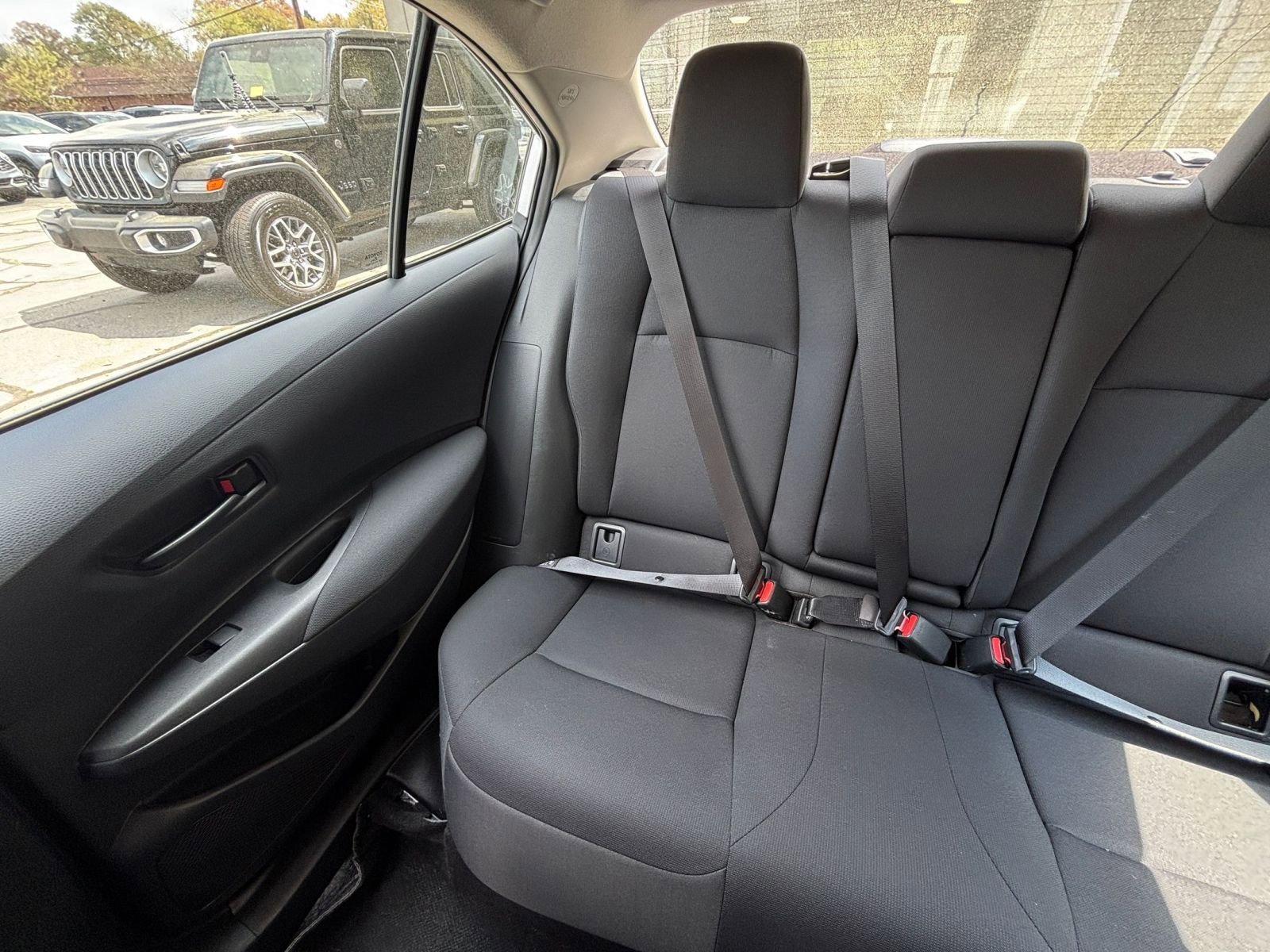 Used 2025 Toyota Corolla LE image 40