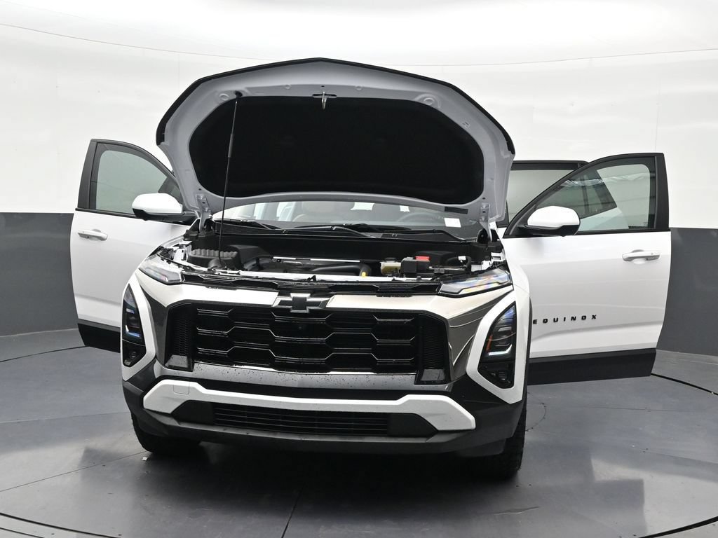 Used 2025 Chevrolet Equinox ACTIV w/ Safety and Technology Package FWD image 37