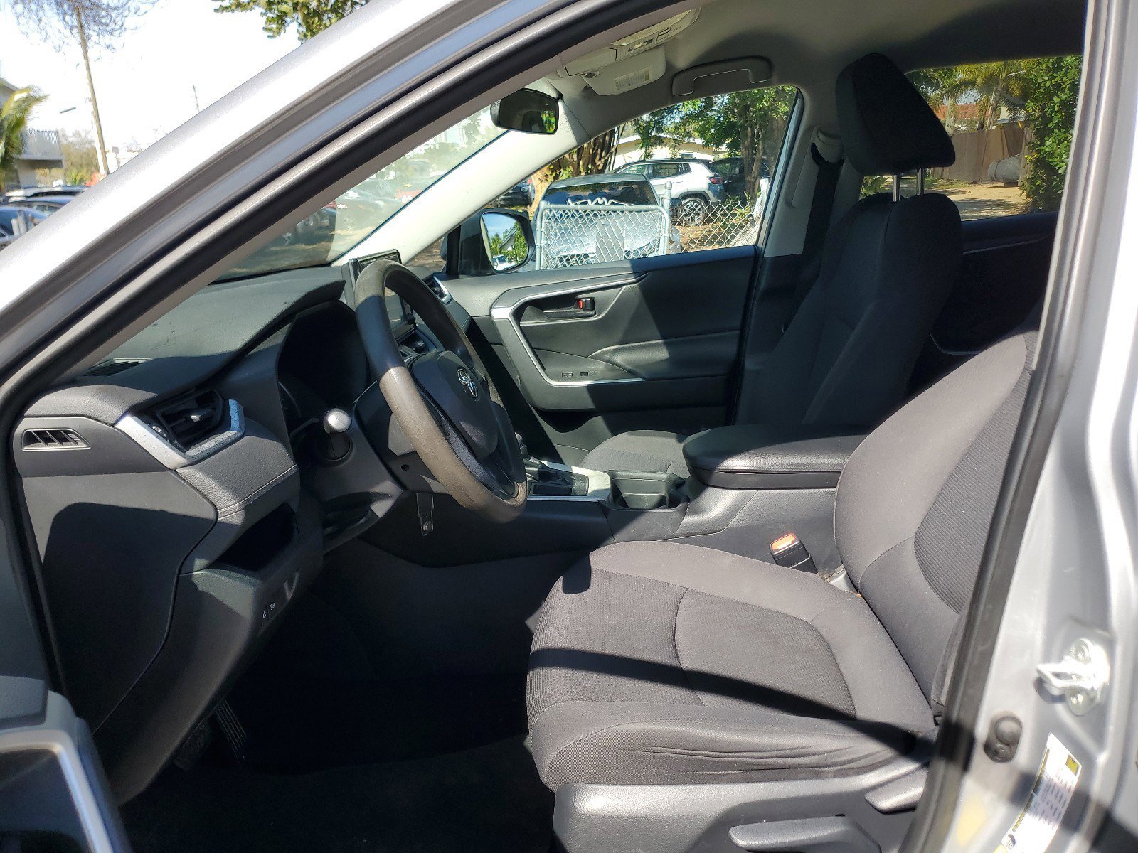 Used 2019 Toyota RAV4 LE image 17