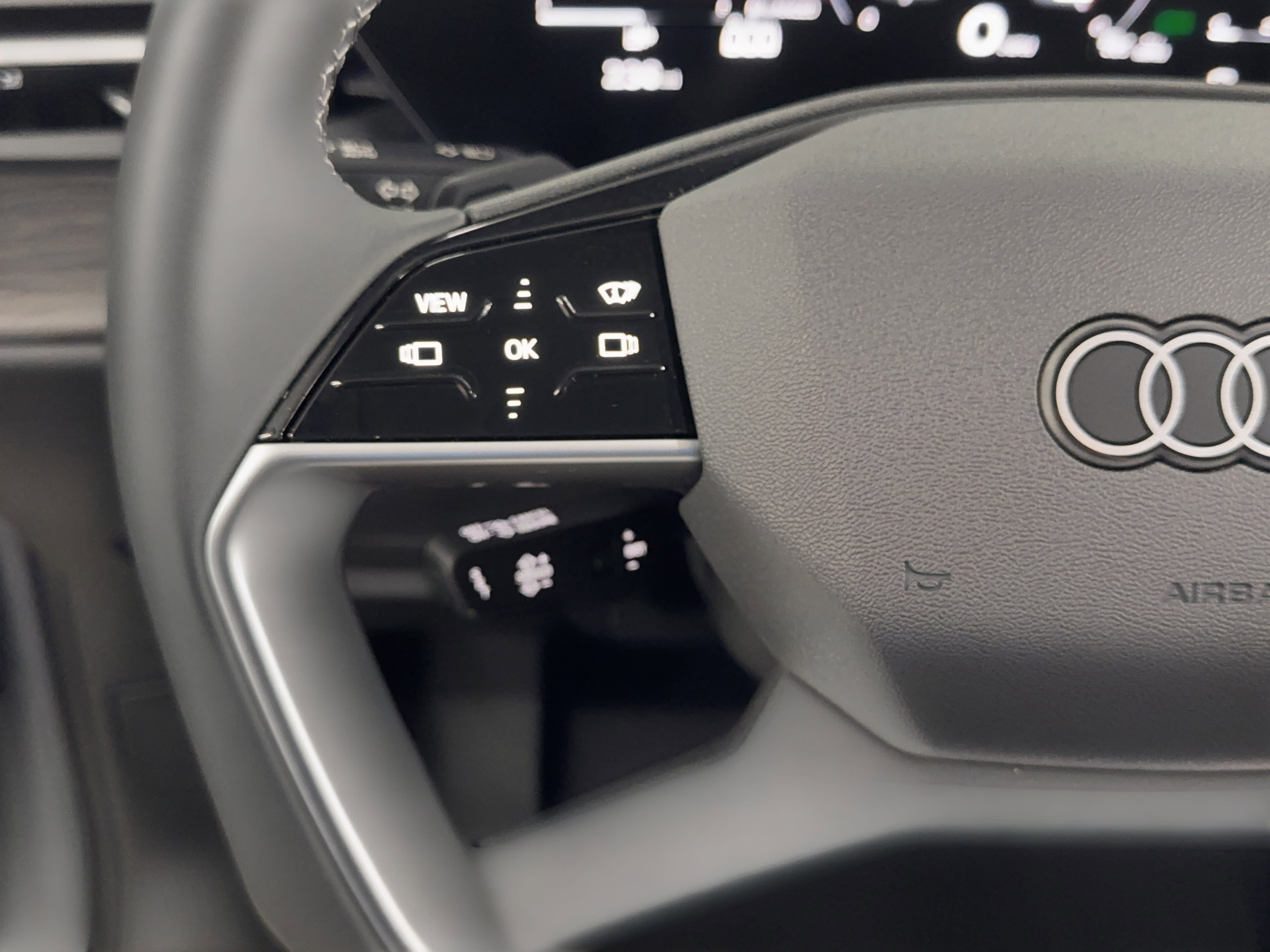 Used 2025 Audi Q5 Premium Plus w/ Premium Plus image 21