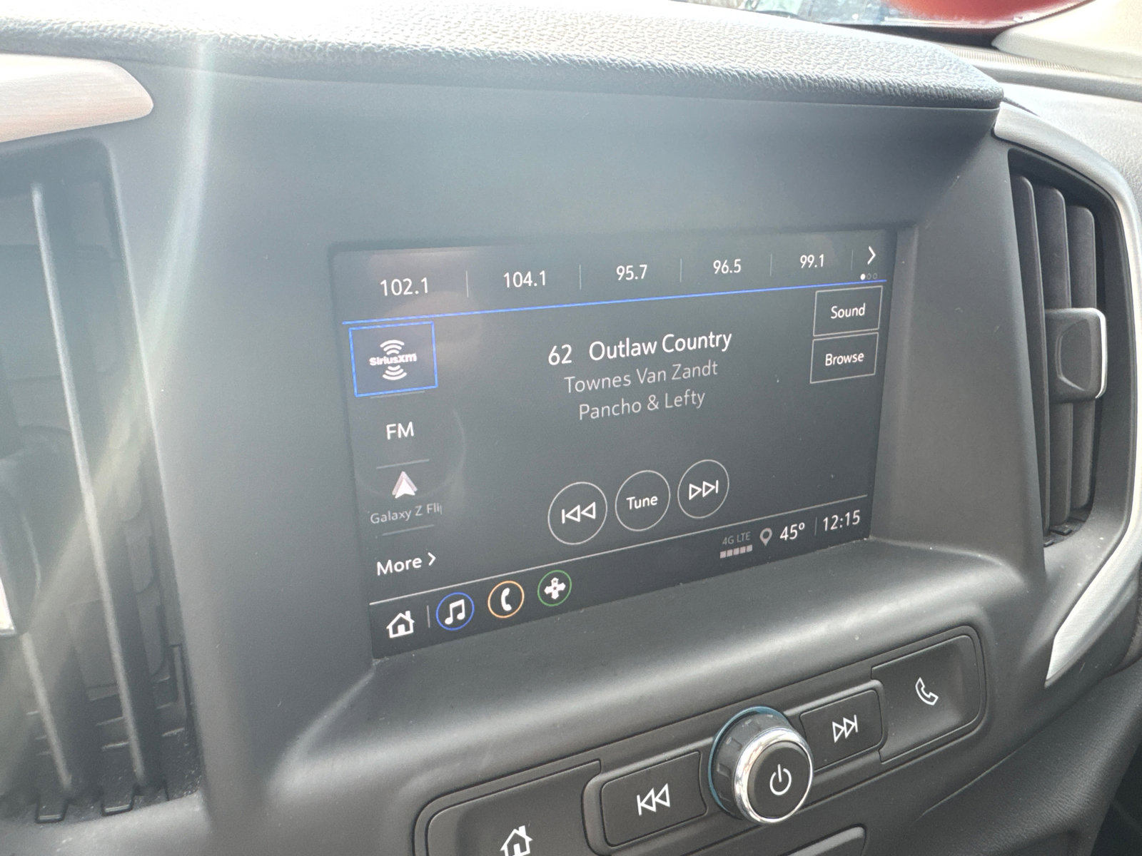 Used 2024 GMC Terrain SLE image 25