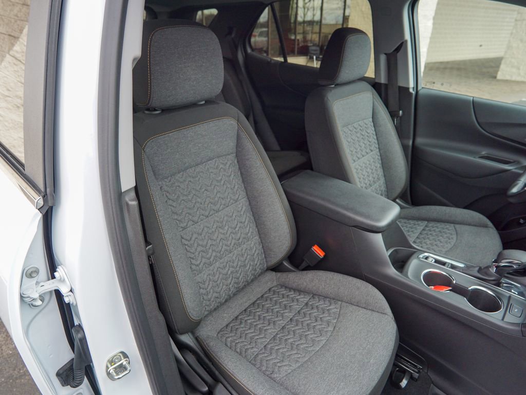 Used 2023 Chevrolet Equinox LT image 29