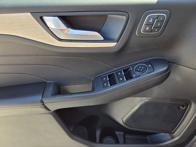 Used 2021 Ford Escape Titanium w/ Titanium Elite Package image 23