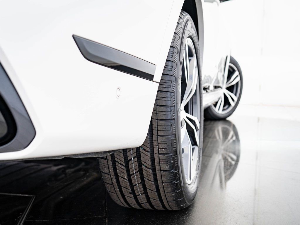 Used 2023 BMW X7 M60i w/ Executive Package AWD/4WD image 43