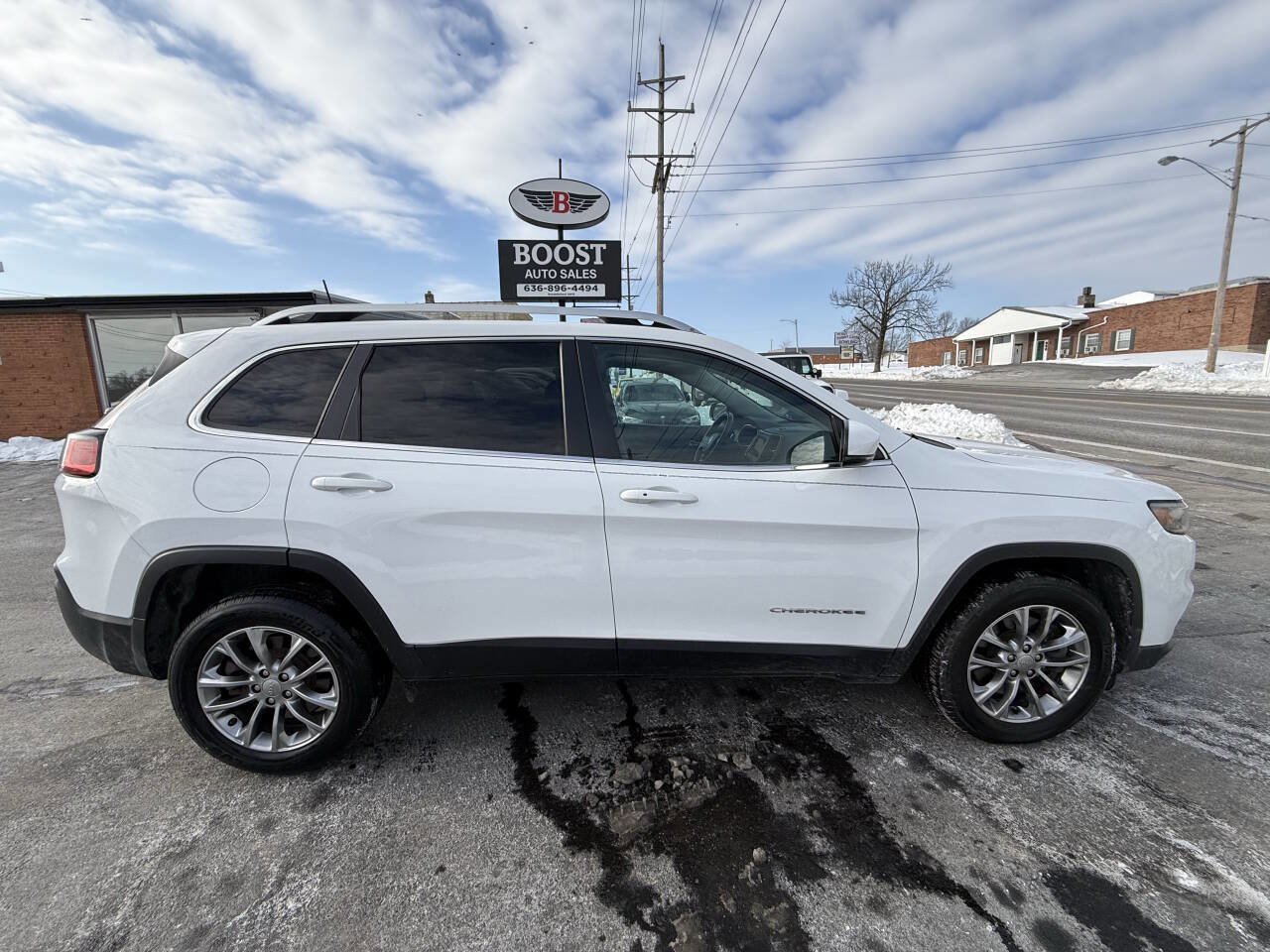 Used 2019 Jeep Cherokee Latitude Plus w/ Cold Weather Group image 8
