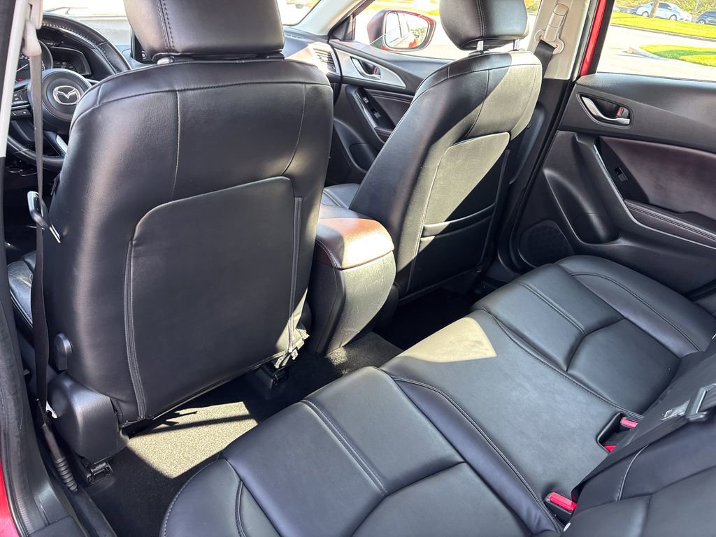 Used 2018 MAZDA MAZDA3 Touring image 48
