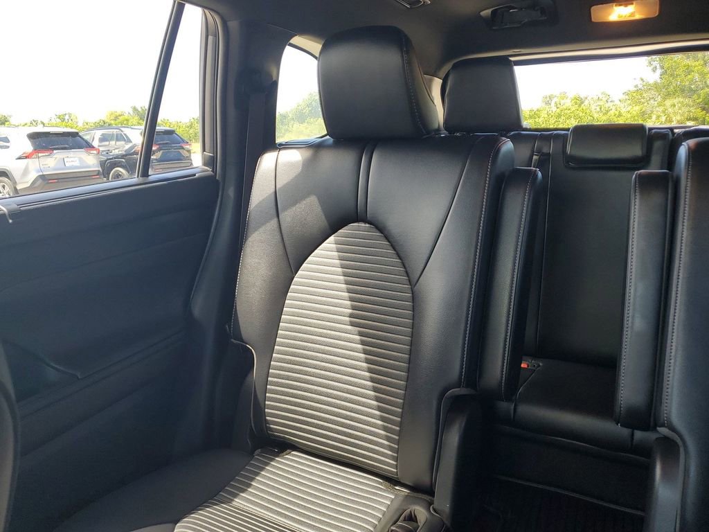 Certified 2023 Toyota Highlander L image 12