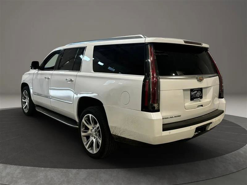 Used 2016 Cadillac Escalade ESV Luxury AWD/4WD image 3