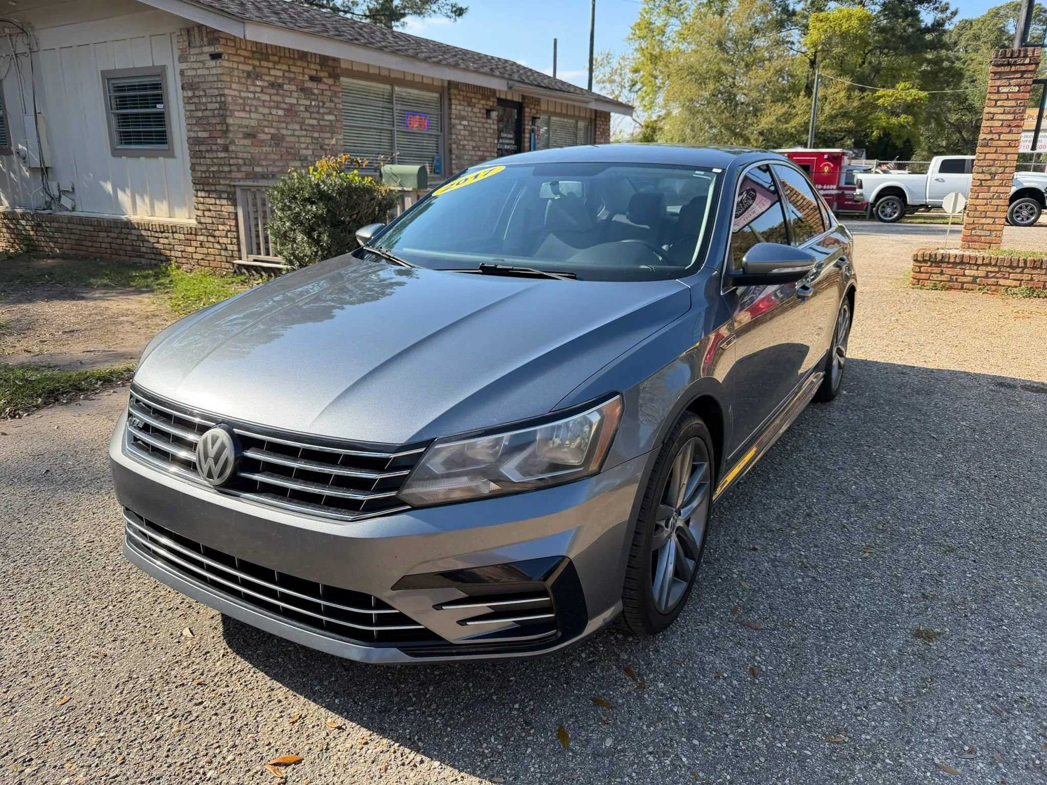 Used 2017 Volkswagen Passat 1.8T R-Line image 1