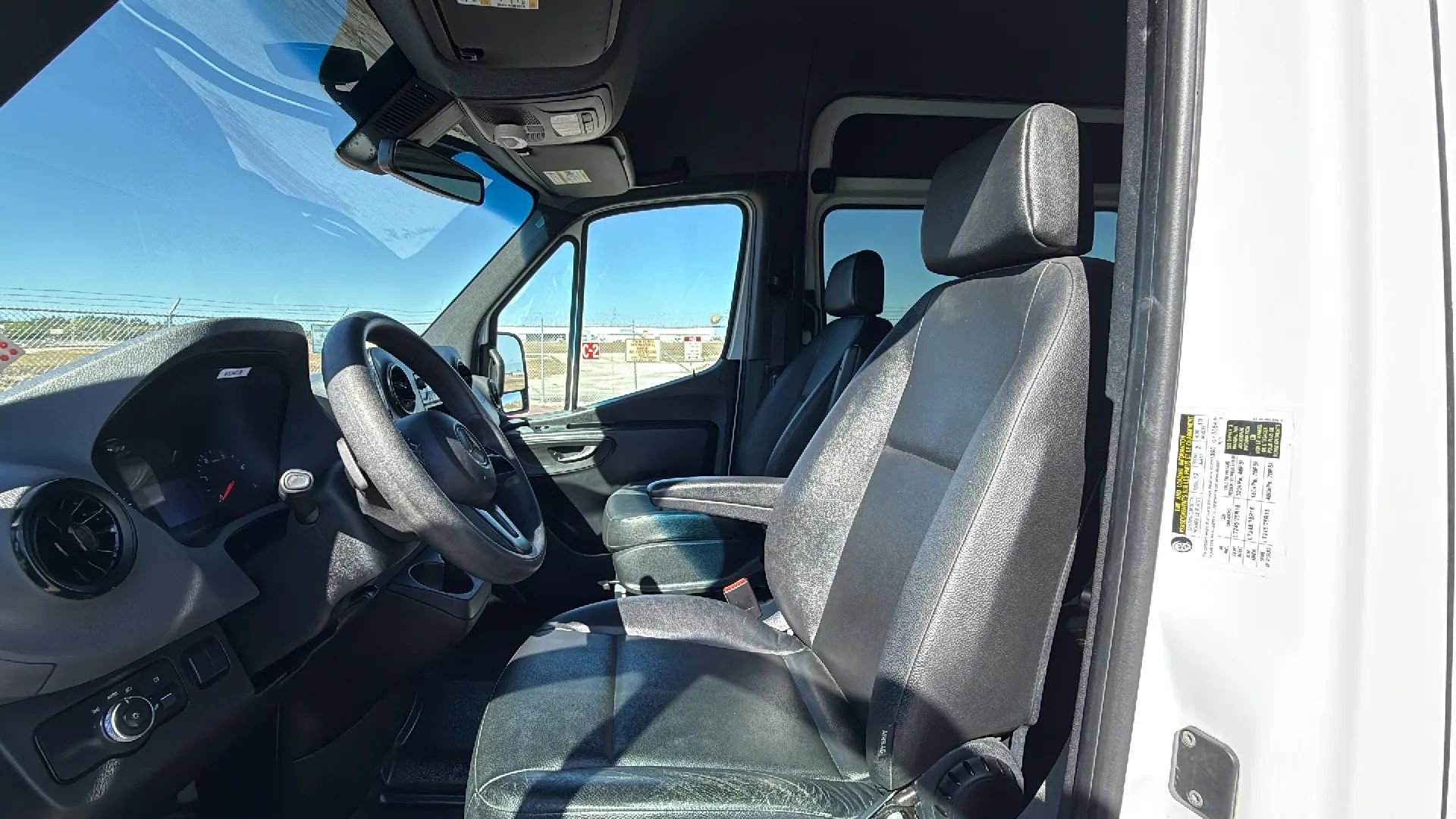 Used 2021 Mercedes-Benz Sprinter 2500 image 11