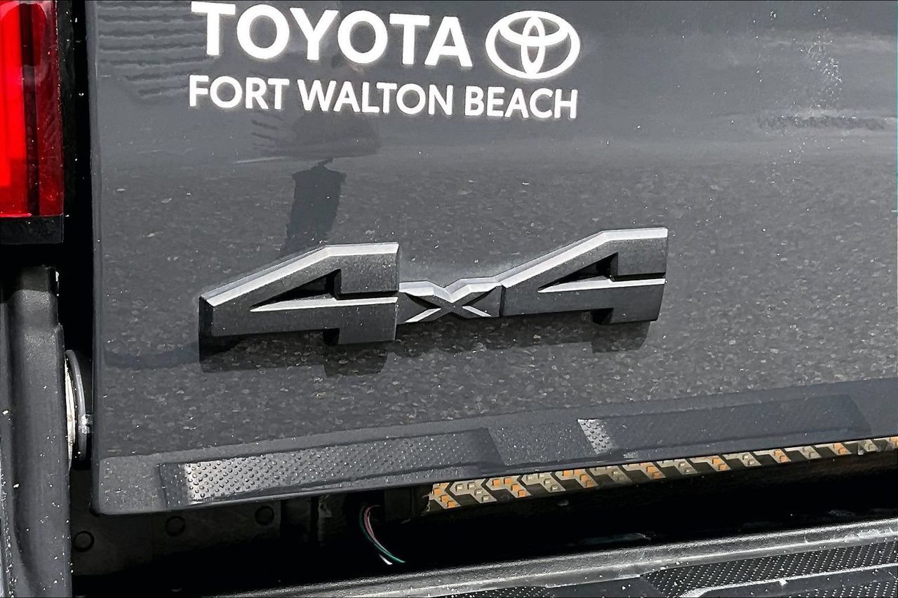 Used 2024 Toyota Tacoma SR5 AWD/4WD image 21