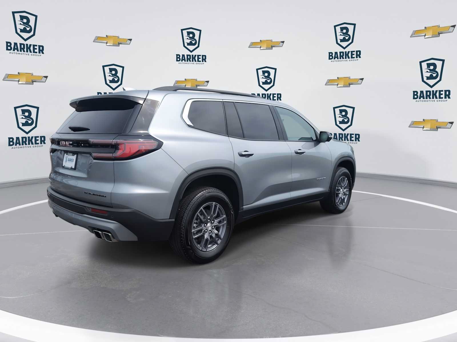 Used 2025 GMC Acadia Elevation FWD image 8