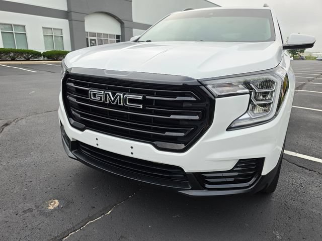 Used 2022 GMC Terrain SLE w/ Driver Convenience Package AWD/4WD image 13