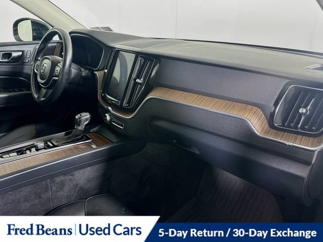 Used 2019 Volvo XC60 T6 Momentum w/ Multimedia Package AWD/4WD image 37
