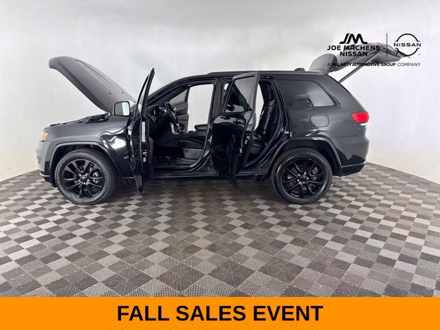 Used 2019 Jeep Grand Cherokee Altitude AWD/4WD image 19