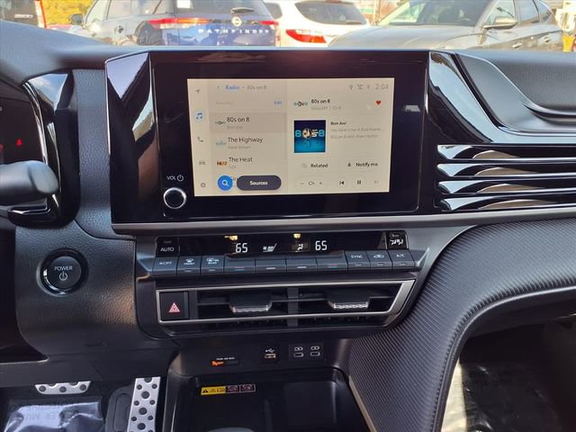 Used 2025 Toyota Camry SE image 18