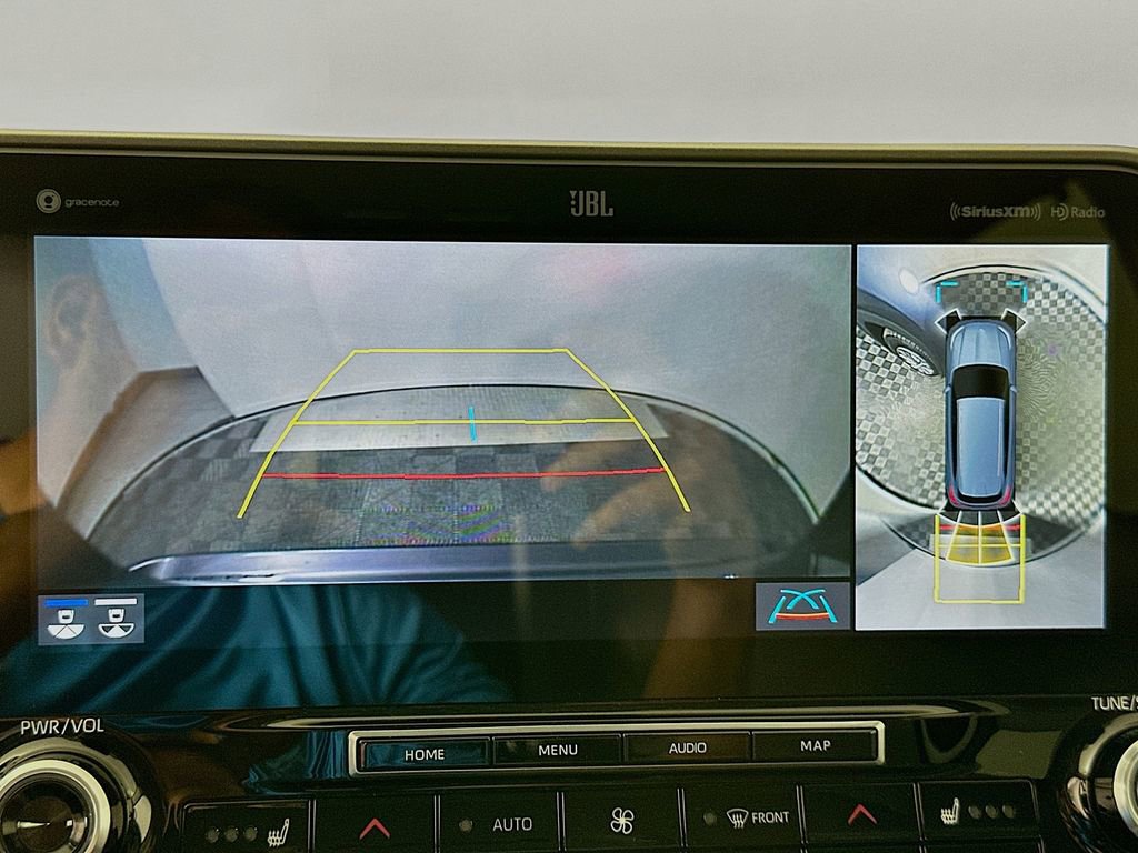 Used 2021 Toyota Highlander Limited image 14