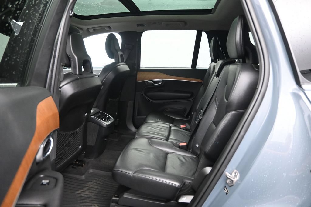 Used 2022 Volvo XC90 T6 Momentum w/ Climate Package AWD/4WD image 25