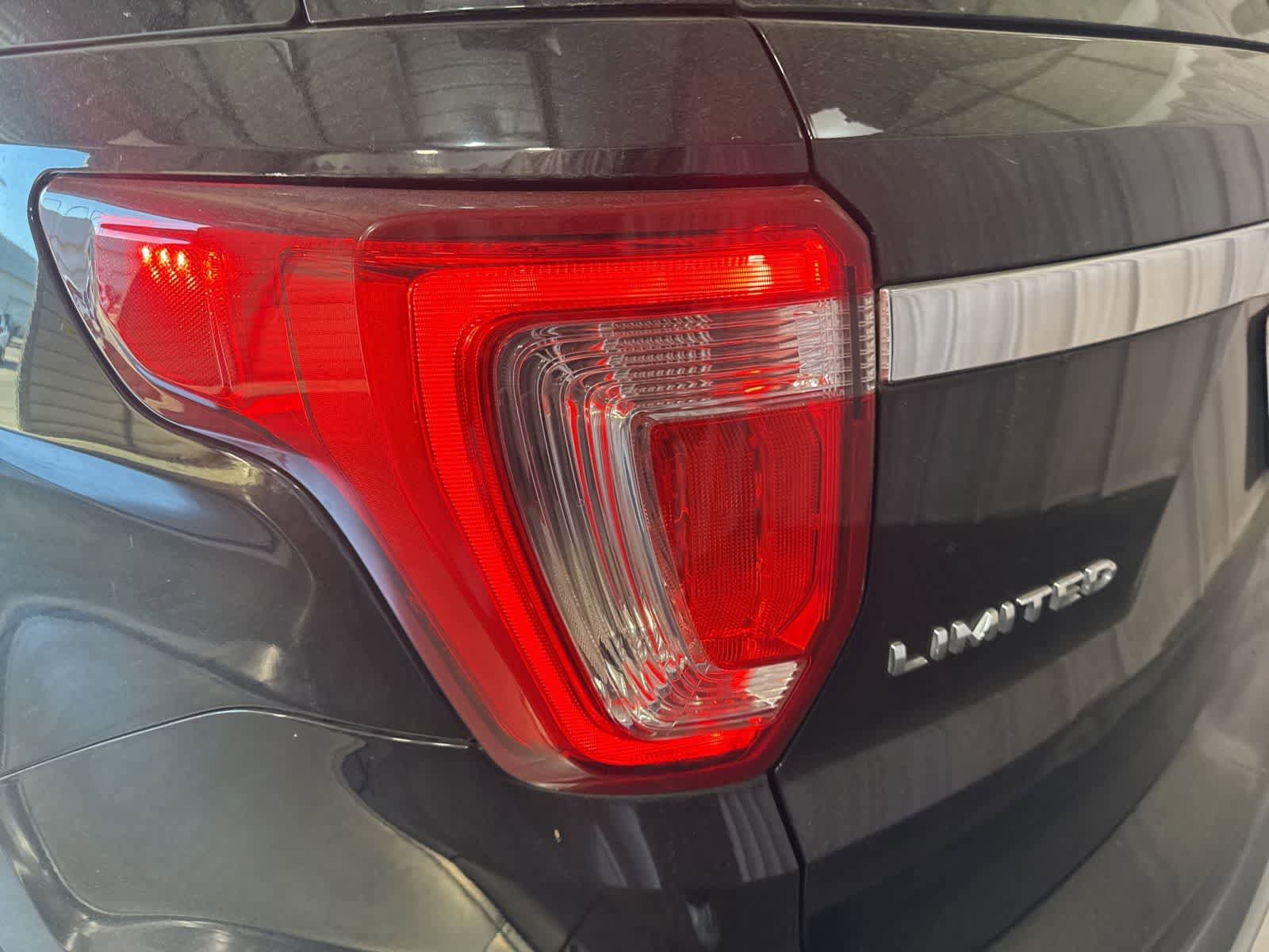 Used 2016 Ford Explorer Limited FWD image 11