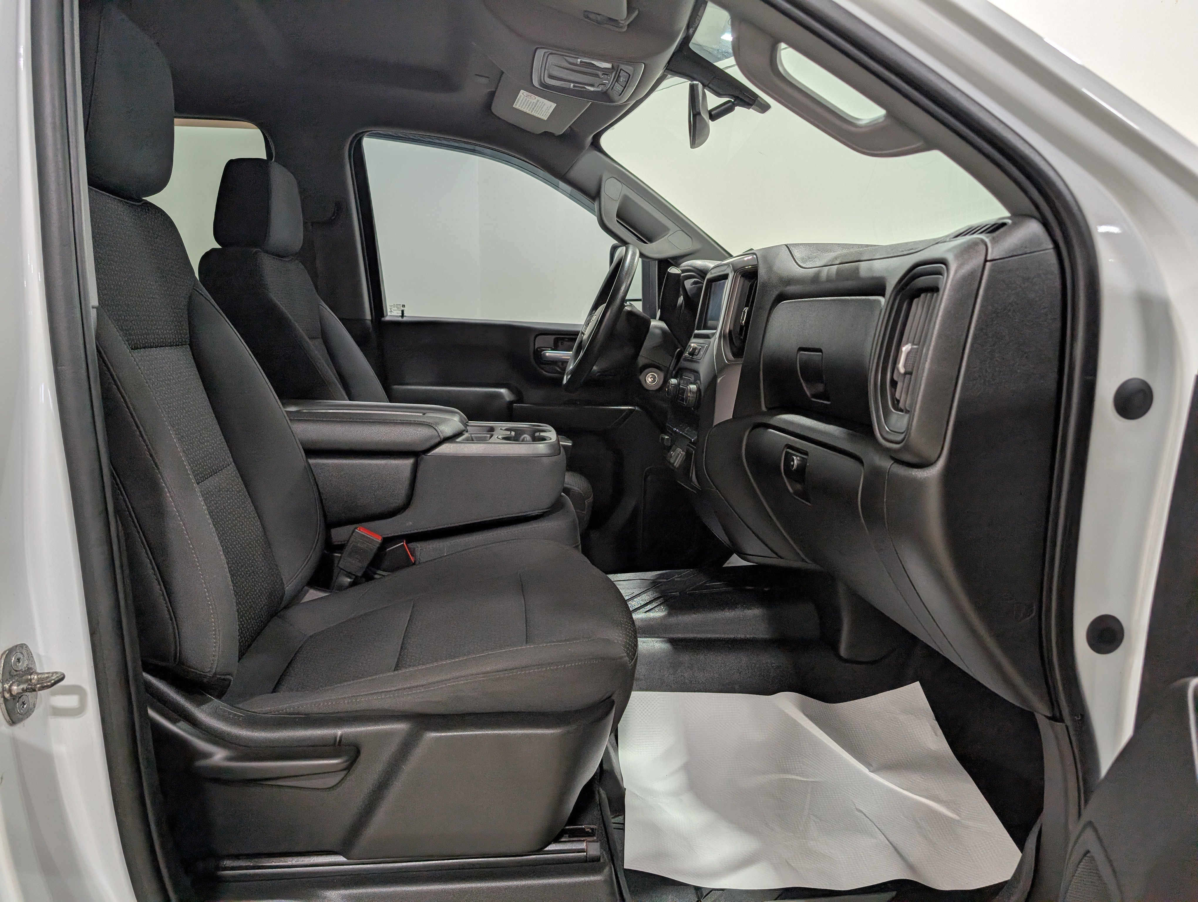 Used 2021 Chevrolet Silverado 2500 Custom w/ Custom Value Package image 14