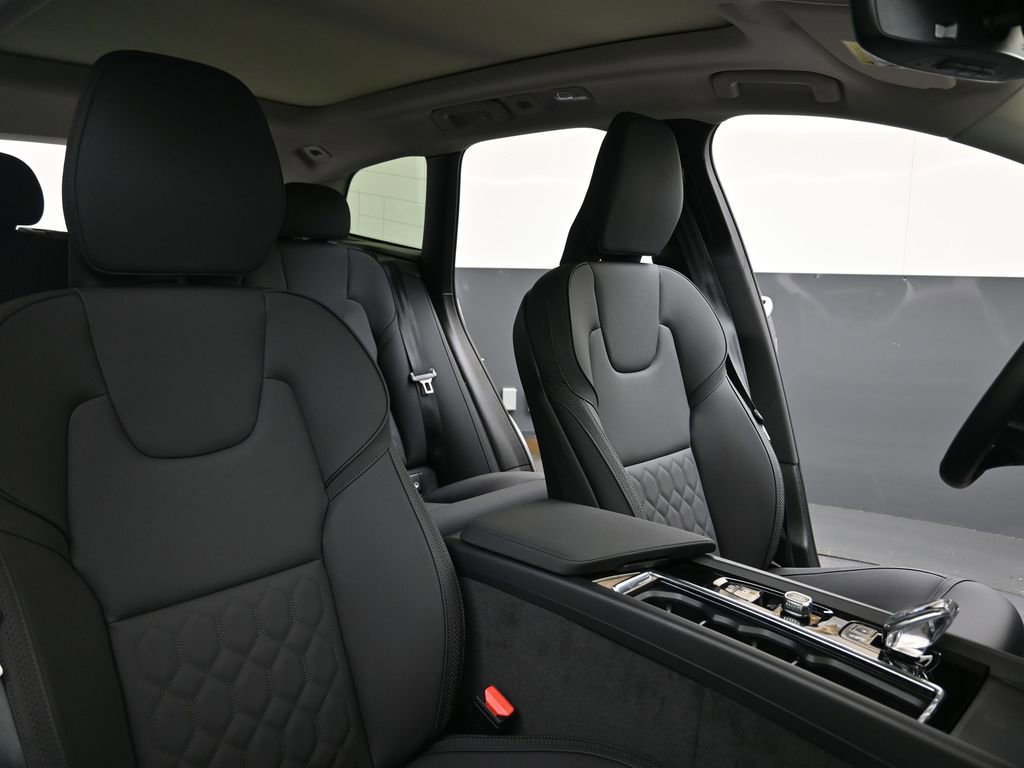 New 2026 Volvo XC60 B5 Plus w/ Protection Package Premier image 13