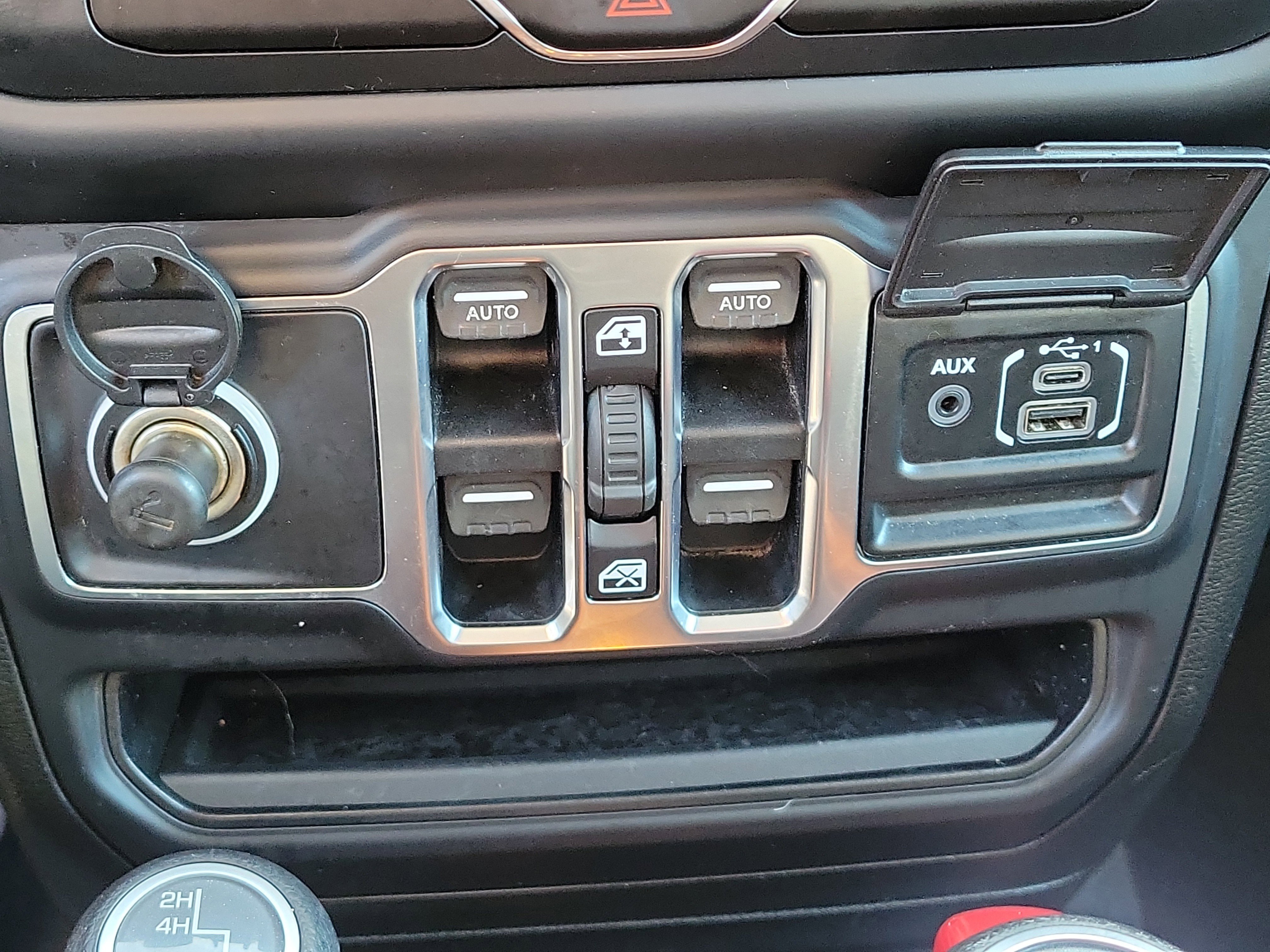 Used 2018 Jeep Wrangler Unlimited Sport S image 29