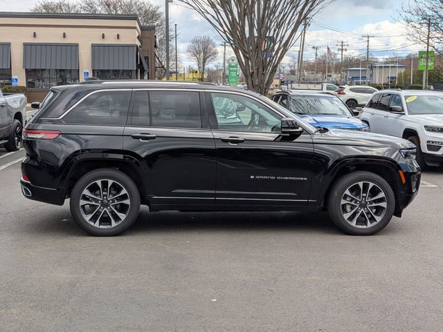 Certified 2023 Jeep Grand Cherokee Overland w/ Luxury Tech Group IV image 2