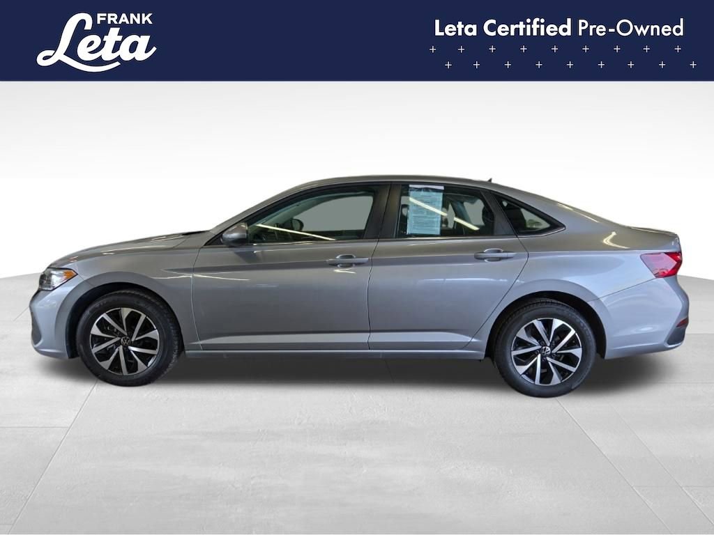 Used 2024 Volkswagen Jetta S image 3