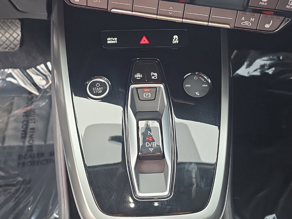 Used 2024 Audi Q4 e-tron Premium Plus AWD/4WD image 21